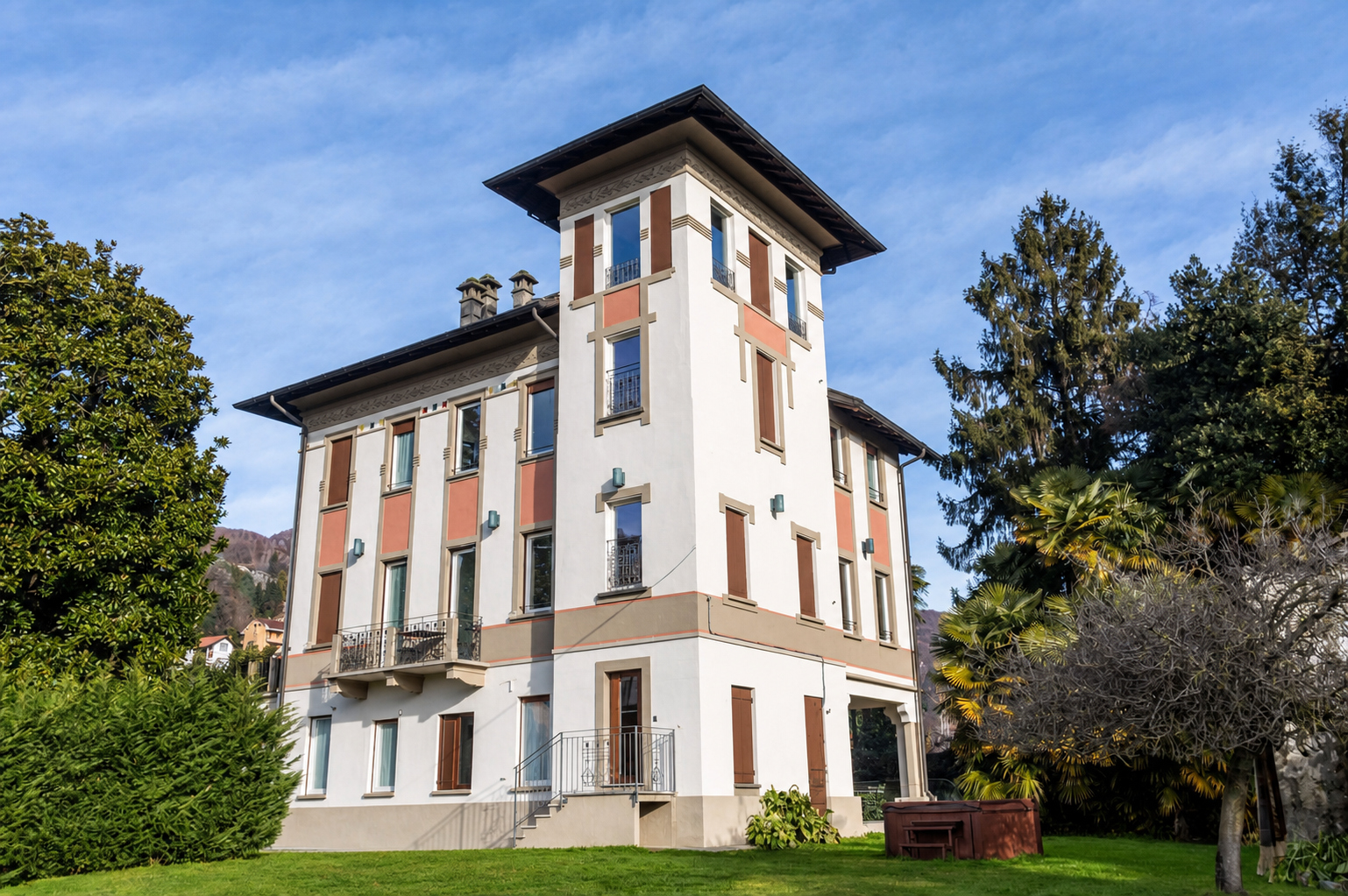 Esterni di Villa Lesa sul Lago Maggiore